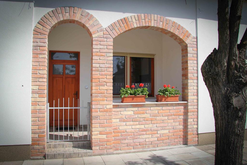 Oazis Apartmanok Морахалом Номер фото