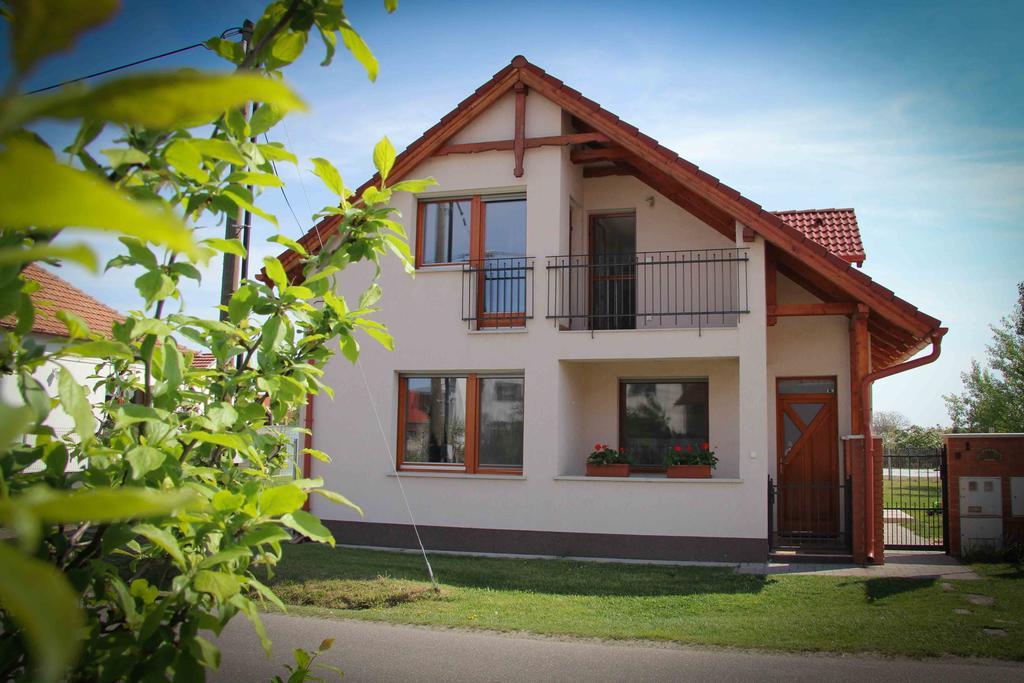 Oazis Apartmanok Морахалом Номер фото