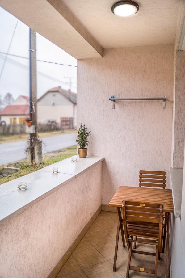Oazis Apartmanok Морахалом Экстерьер фото